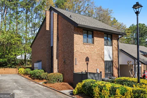 3293 Clairmont North NE