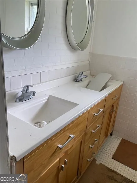 106 E Derenne AVE Savannah, GA 31405