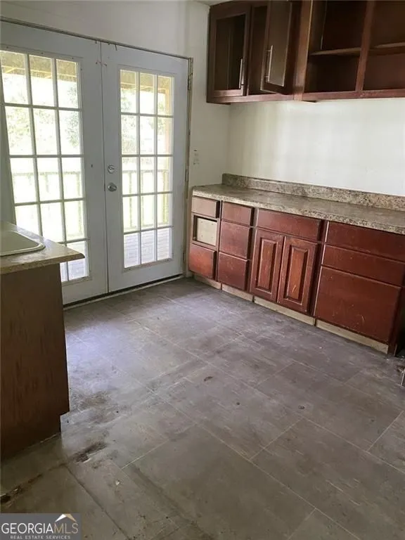 106 E Derenne AVE Savannah, GA 31405