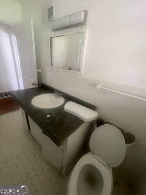 106 E Derenne AVE Savannah, GA 31405