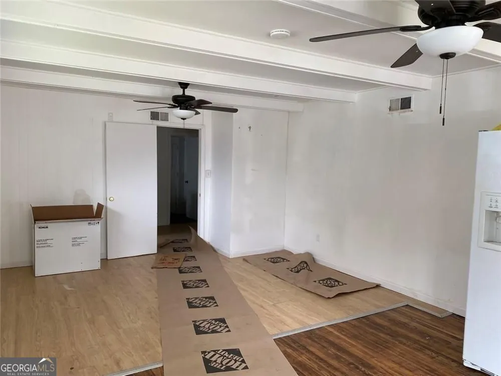 106 E Derenne AVE Savannah, GA 31405