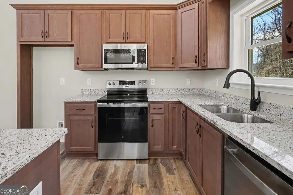 195 Rivers Edge DR Hayesville, NC 28904