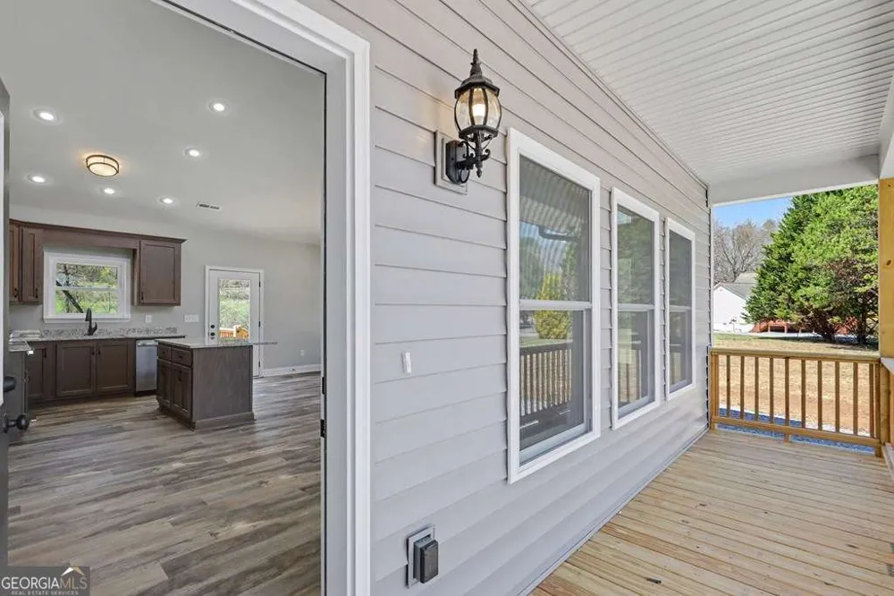 195 Rivers Edge DR Hayesville, NC 28904