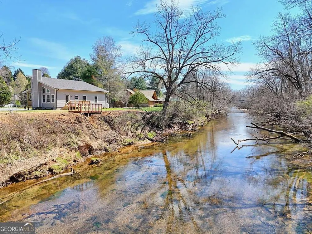 195 Rivers Edge DR Hayesville, NC 28904