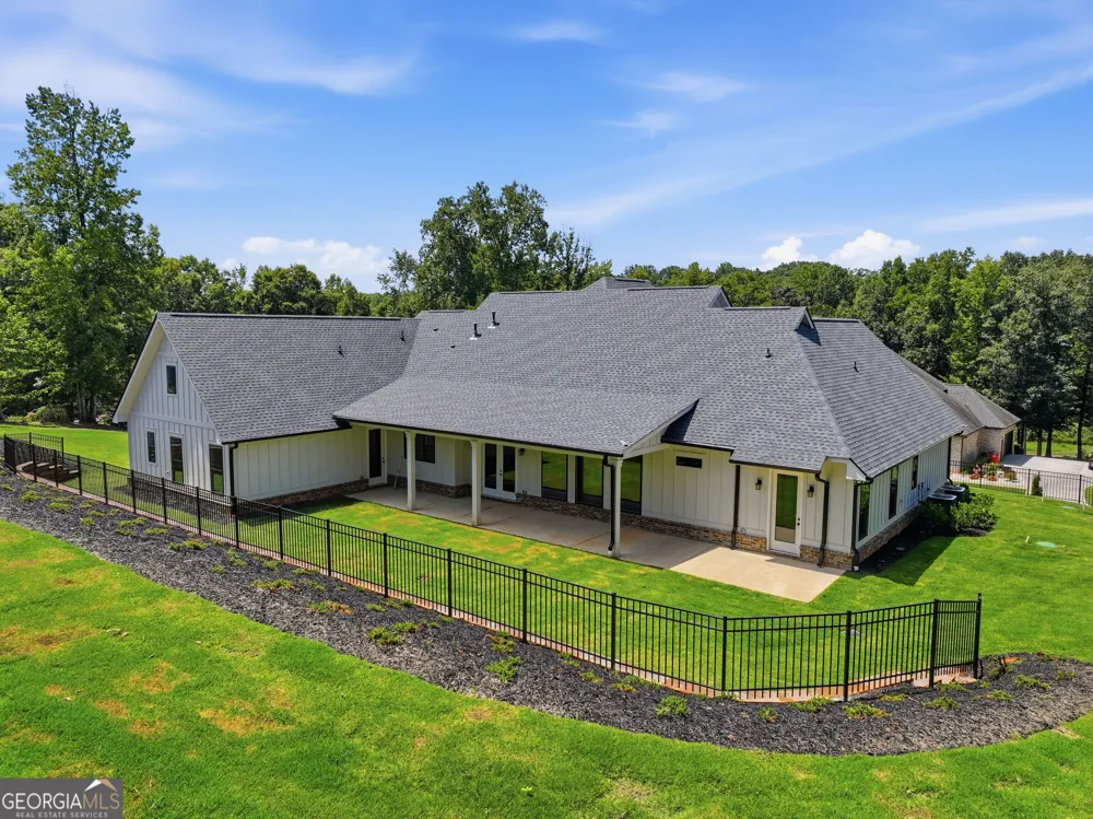 1534 Red Cedar RD Commerce, GA 30530