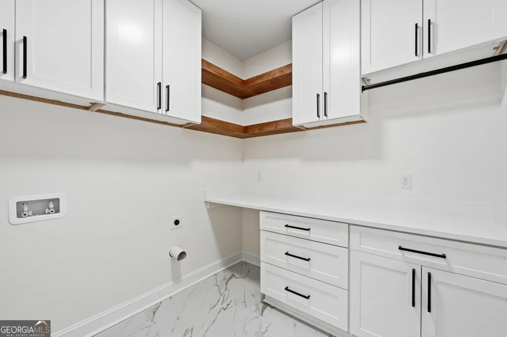 1534 Red Cedar RD Commerce, GA 30530