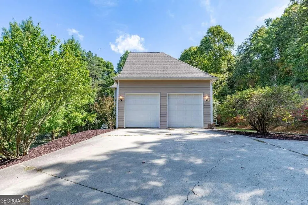 1016 Mull RD Morganton, GA 30560