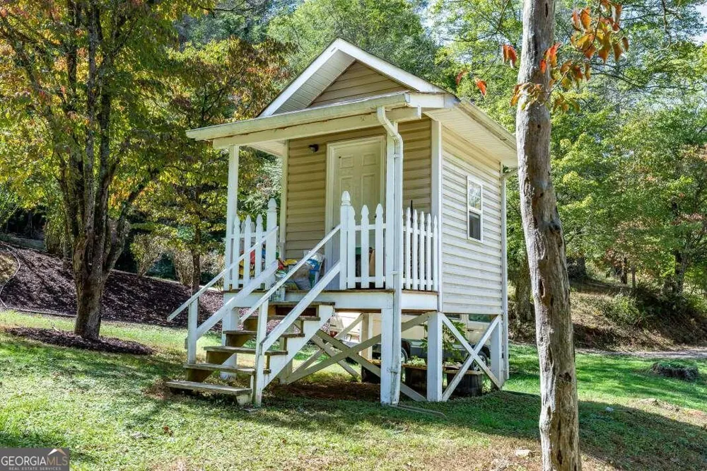 1016 Mull RD Morganton, GA 30560