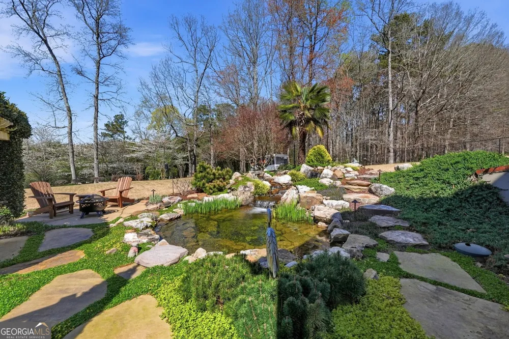 13 WATERSTONE DR SE Cartersville, GA 30121