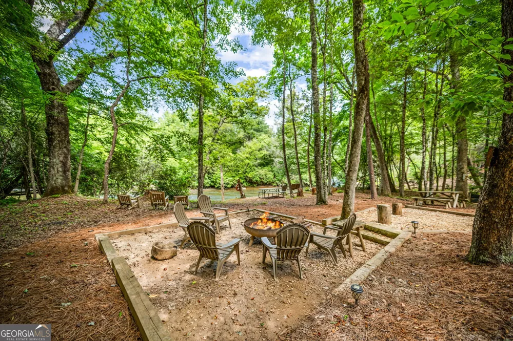 1082 Sunset RD Epworth, GA 30541
