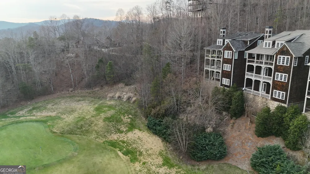 V 15 Village Club DR Clayton, GA 30525