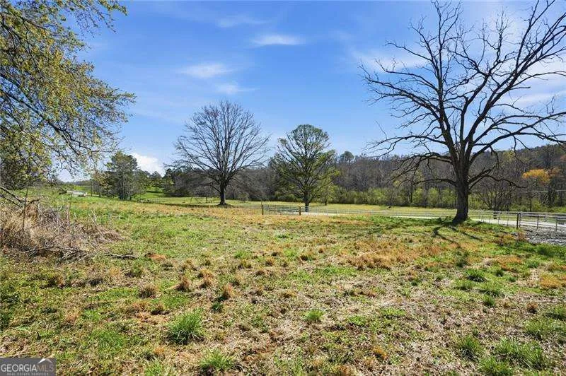 2201 Long RD Ball Ground, GA 30107