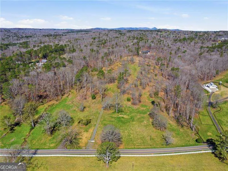 2201 Long RD Ball Ground, GA 30107