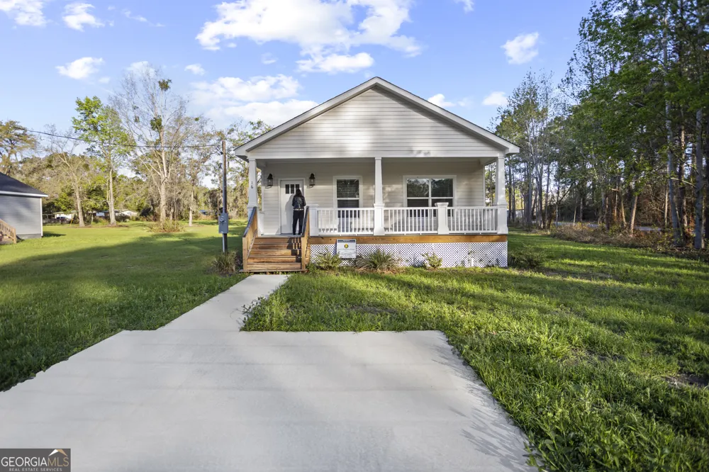 16 SW Pear ST Ludowici, GA 31316