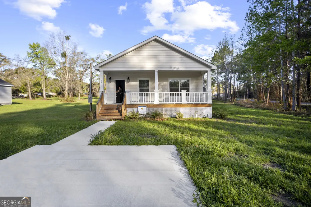 16 SW Pear ST Ludowici, GA 31316