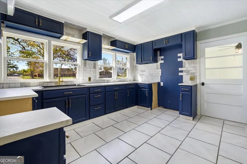 360 N Lewis ST Metter, GA 30439