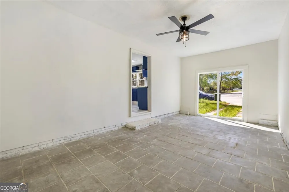 360 N Lewis ST Metter, GA 30439