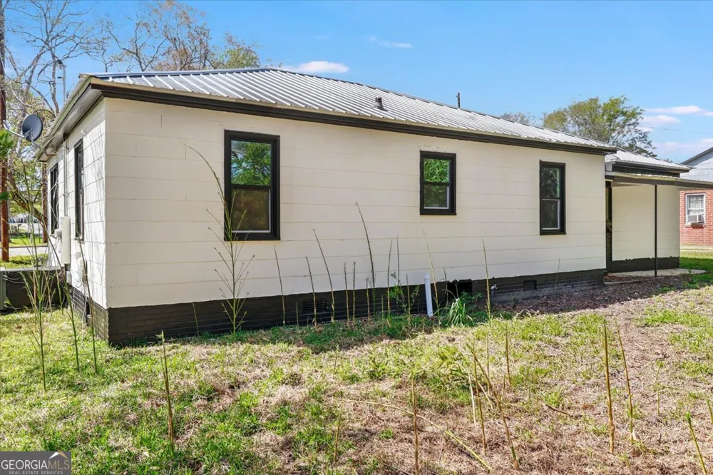 360 N Lewis ST Metter, GA 30439