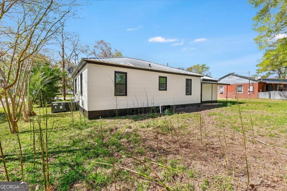 360 N Lewis ST Metter, GA 30439
