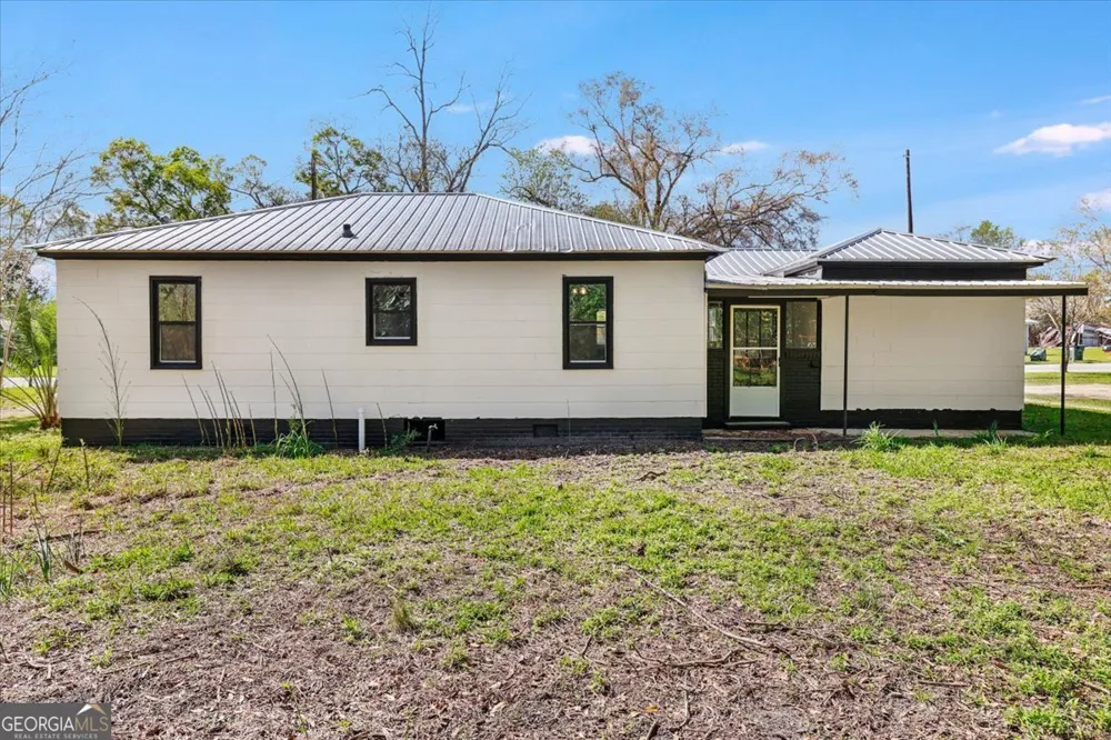 360 N Lewis ST Metter, GA 30439