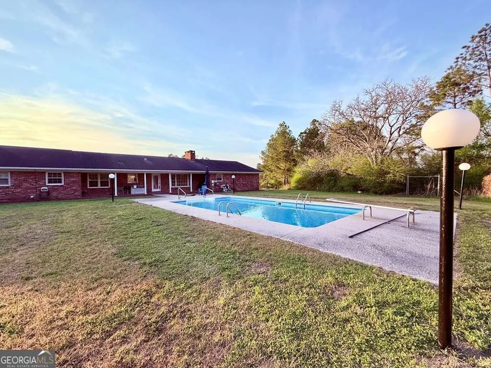 1881 Bell Telephone RD Hazlehurst, GA 31539