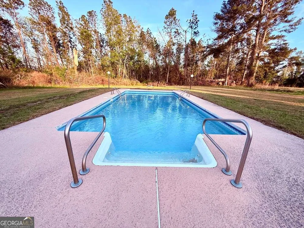 1881 Bell Telephone RD Hazlehurst, GA 31539