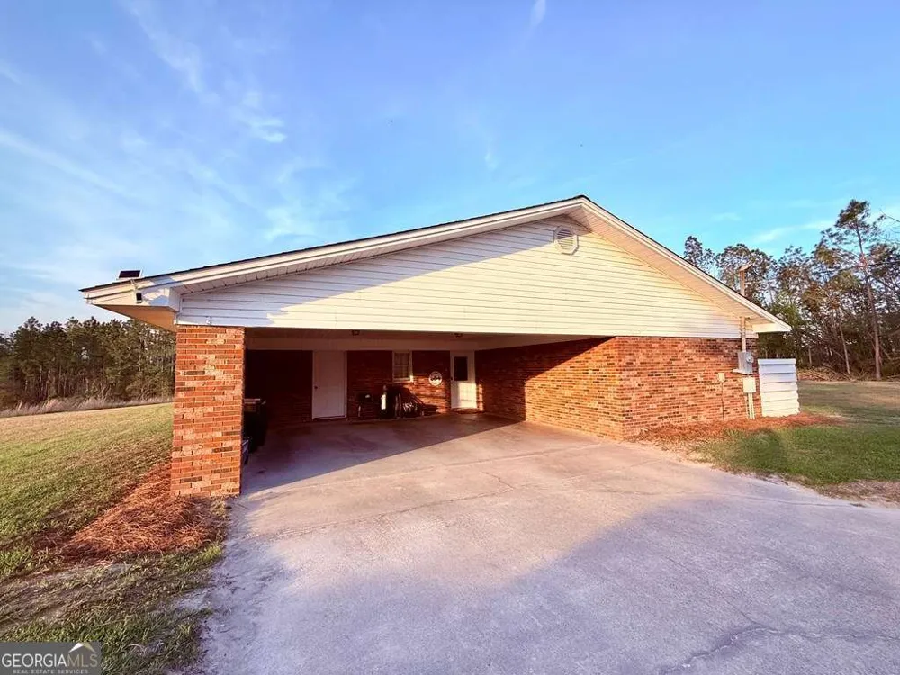 1881 Bell Telephone RD Hazlehurst, GA 31539