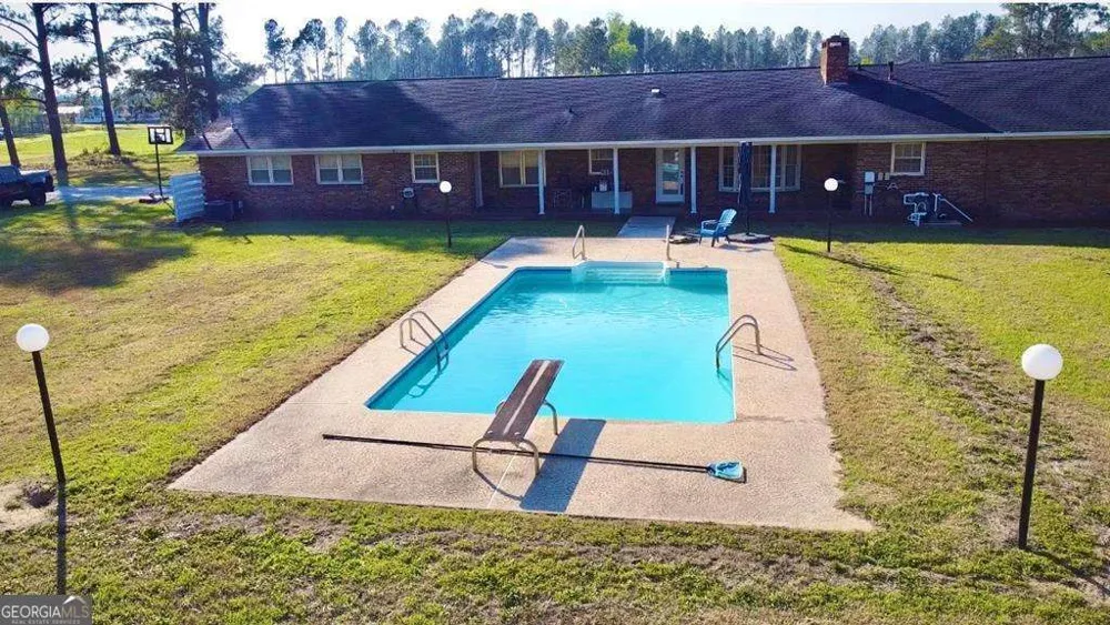 1881 Bell Telephone RD Hazlehurst, GA 31539