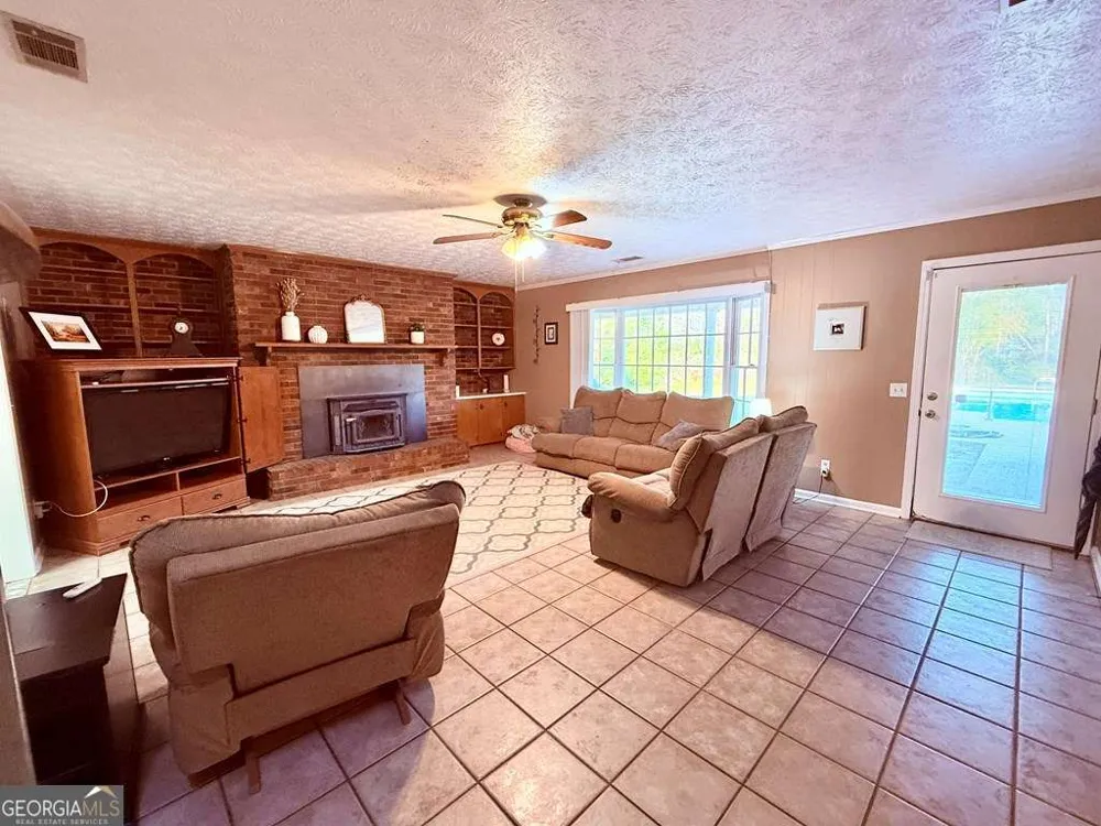 1881 Bell Telephone RD Hazlehurst, GA 31539