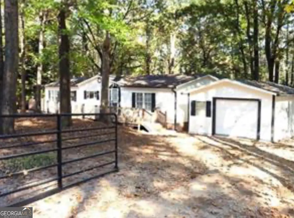 576 Nichols RD Pendergrass, GA 30567