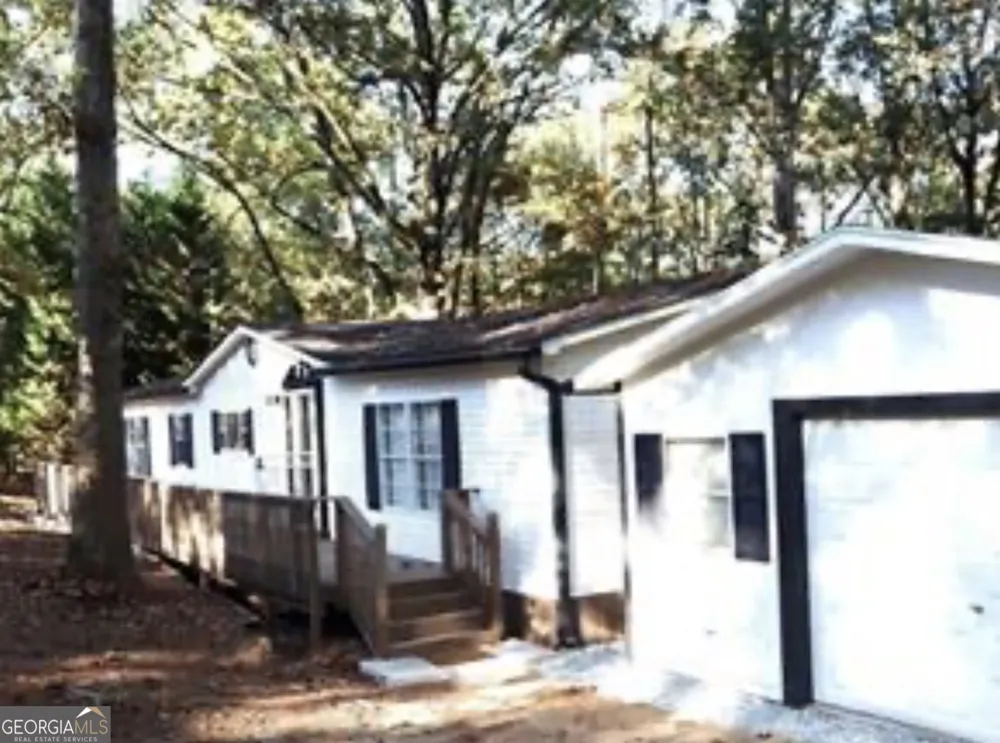 576 Nichols RD Pendergrass, GA 30567