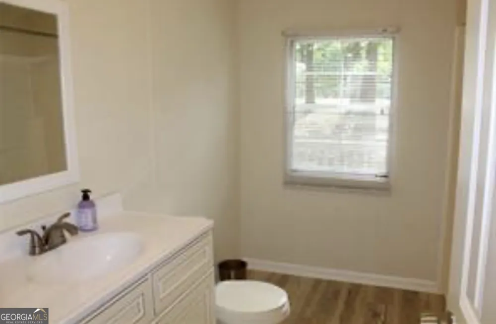 576 Nichols RD Pendergrass, GA 30567