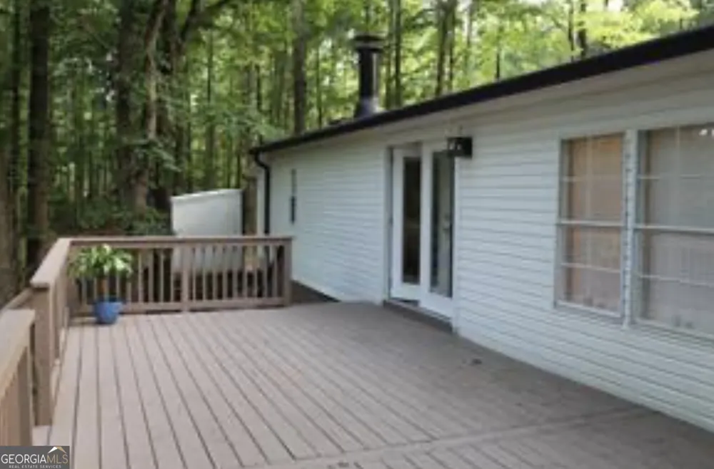 576 Nichols RD Pendergrass, GA 30567