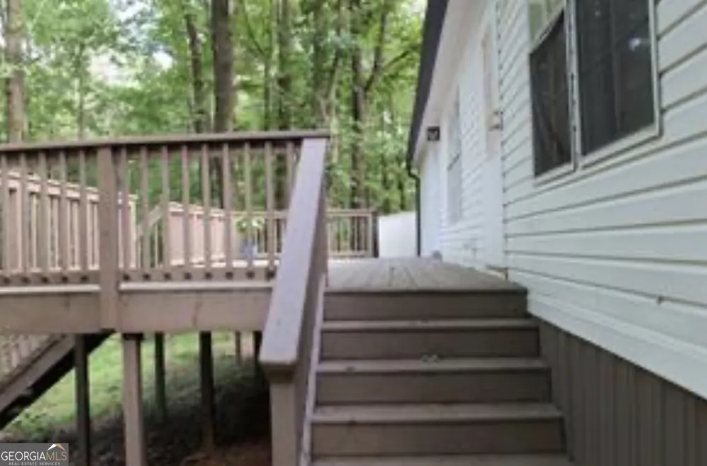 576 Nichols RD Pendergrass, GA 30567