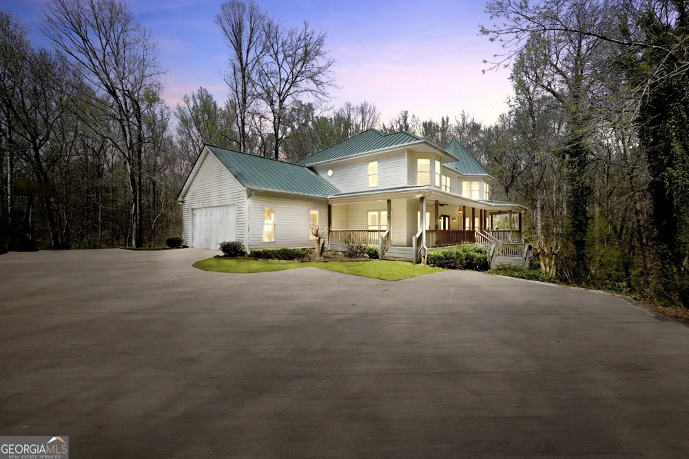404 Blue Store RD Forsyth, GA 31029