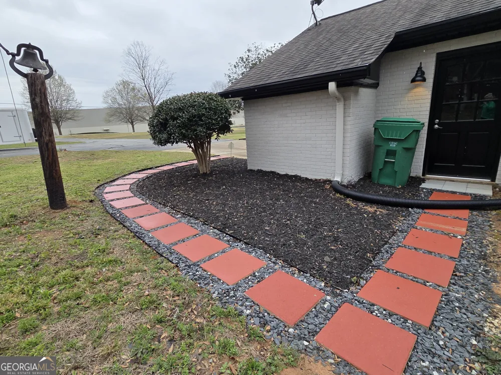 1012 Highway 332 Pendergrass, GA 30567