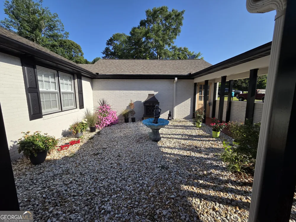 1012 Highway 332 Pendergrass, GA 30567