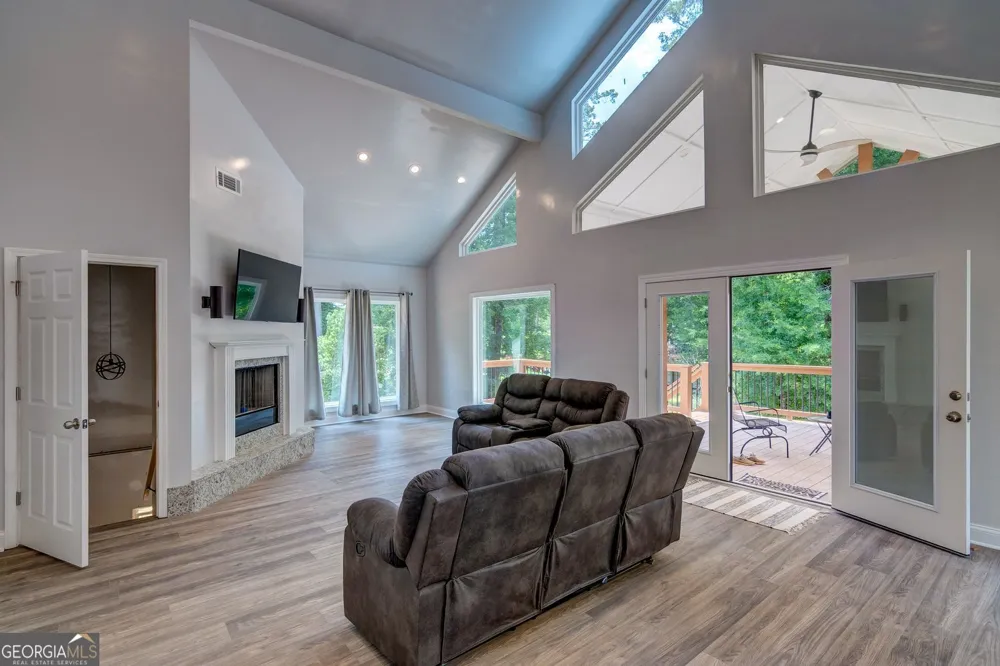 1010 Lakeland DR Toccoa, GA 30577