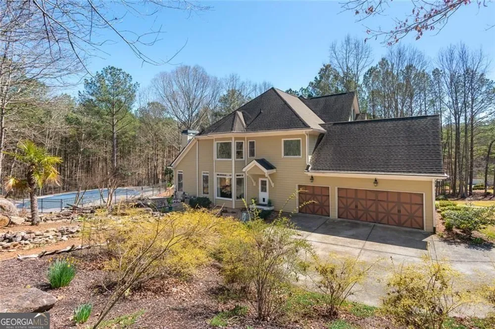 10 Clydesdale TRL White, GA 30184