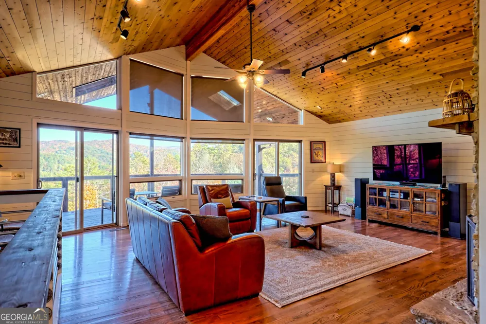 9406 Bridge Creek RD Tiger, GA 30576