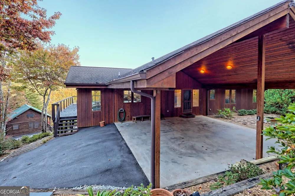9406 Bridge Creek RD Tiger, GA 30576