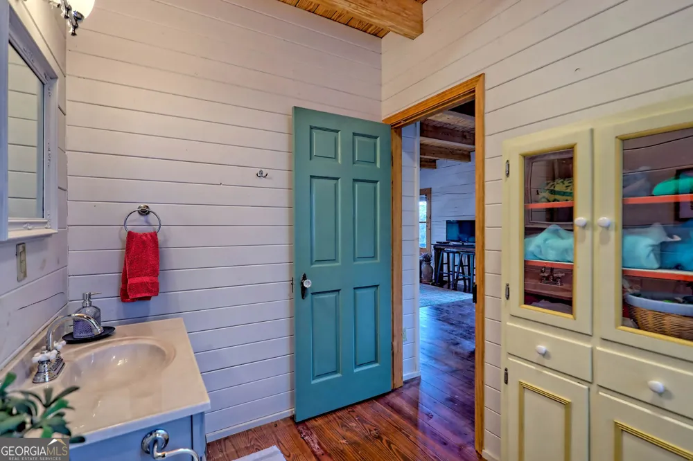 9406 Bridge Creek RD Tiger, GA 30576