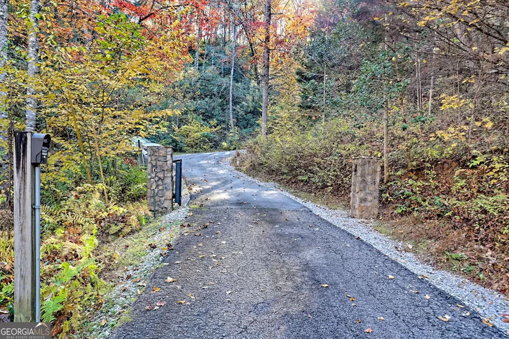9406 Bridge Creek RD Tiger, GA 30576