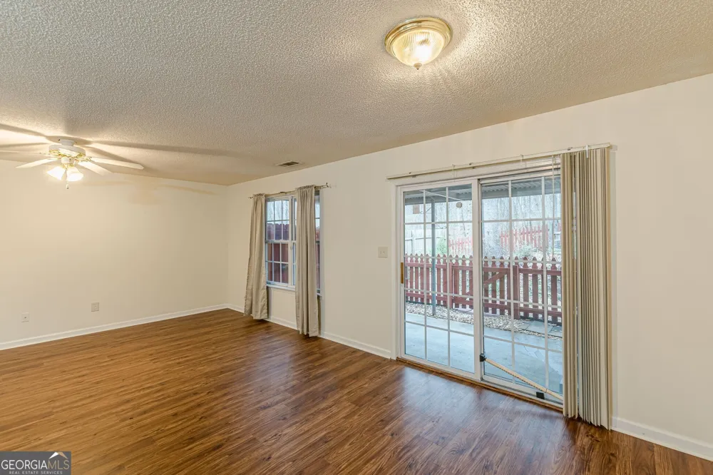 137 Venture PATH Hiram, GA 30141