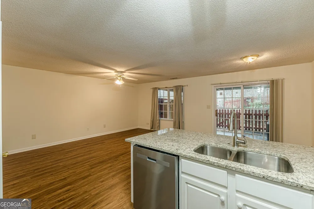 137 Venture PATH Hiram, GA 30141