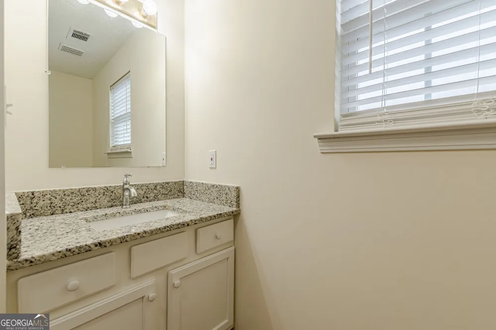 137 Venture PATH Hiram, GA 30141