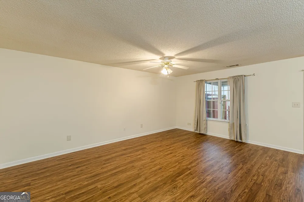 137 Venture PATH Hiram, GA 30141