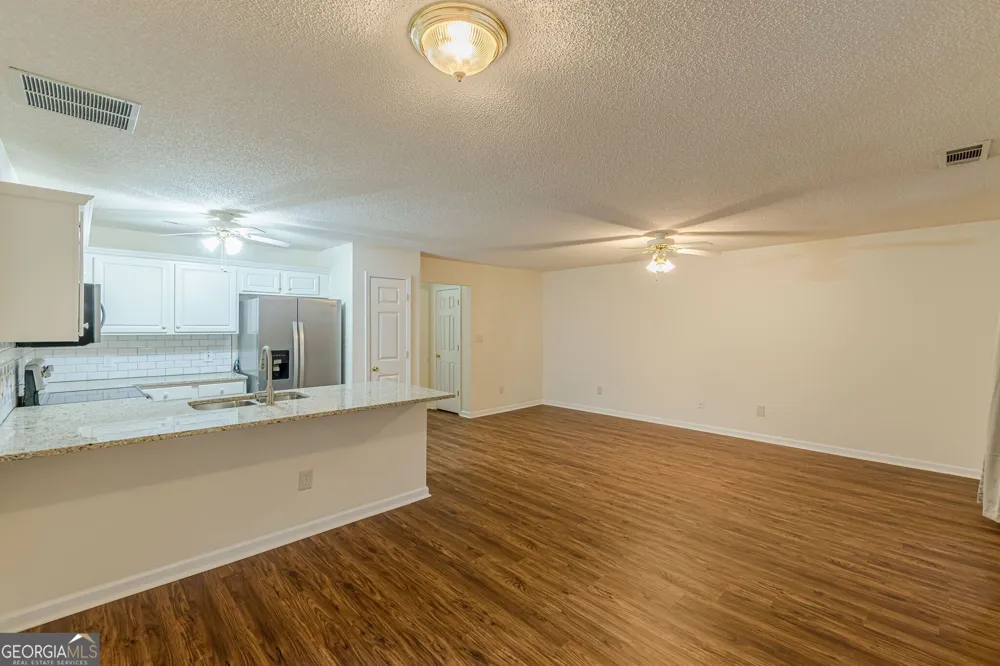 137 Venture PATH Hiram, GA 30141