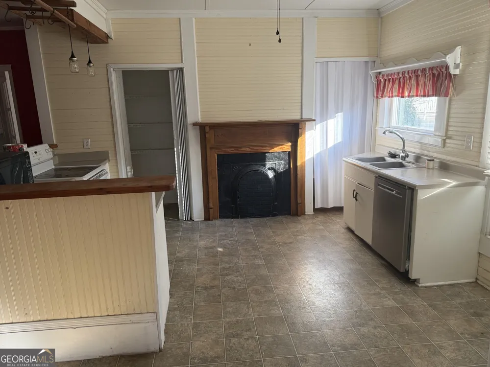 315 Pine AVE Pinehurst, GA 31070
