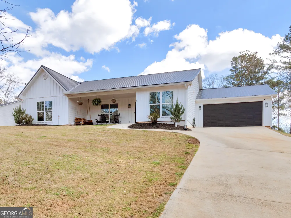 215 Almon AVE Tallapoosa, GA 30176